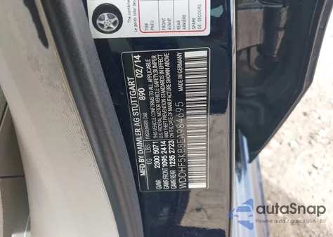 2014 Mercedes-Benz E 350 z USA, uszkodzony, nr VIN WDDHF5KB8EA984695